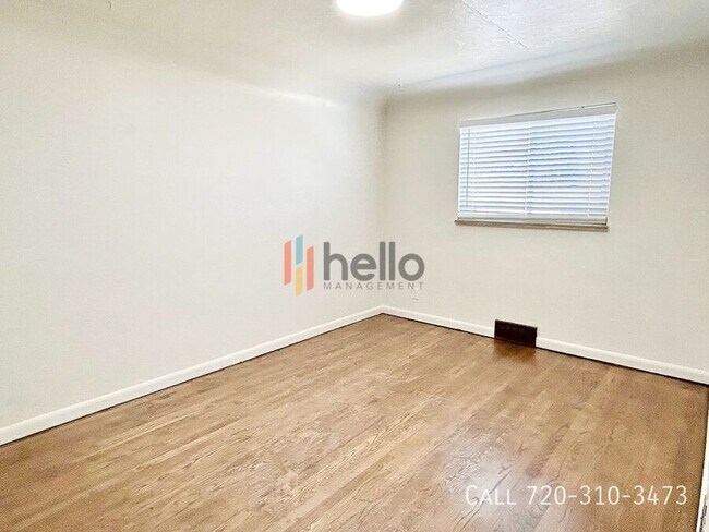 Building Photo - 208 S Ammons St