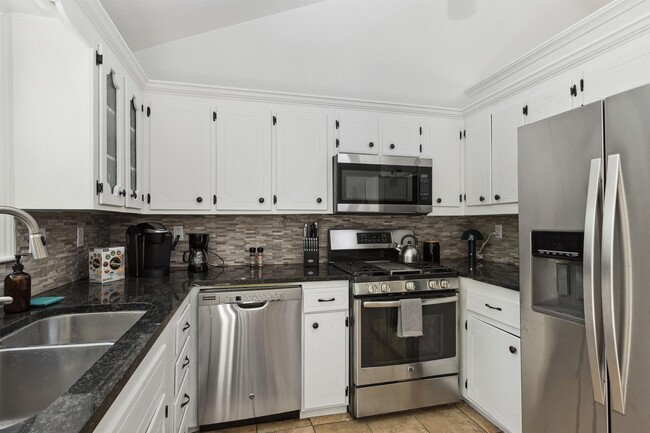 Building Photo - 8617 W 92nd St