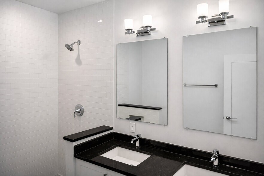 Building Photo - 727 Quebec Pl NW