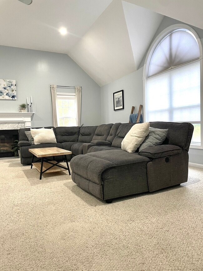 Building Photo - 64 Hamilton Dr