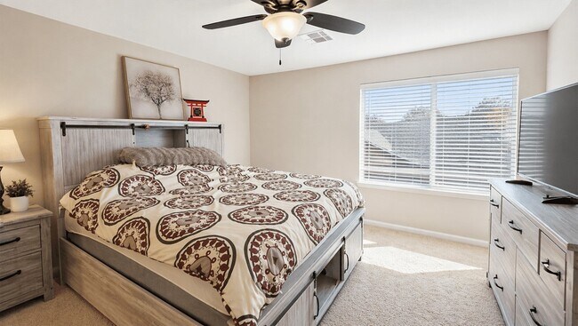 Building Photo - 17430 Cedar Rock Dr