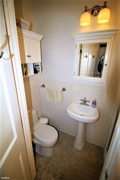 Building Photo - 54 Dwight St