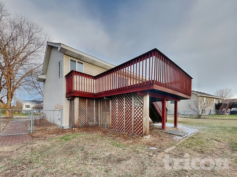 Building Photo - 1500 Powell St N