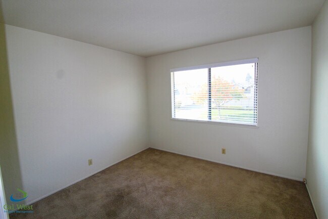 Building Photo - $2995 - Beautiful 2 Bed 1.5 Bath Duplex Available Now! Near Hwy 85/87