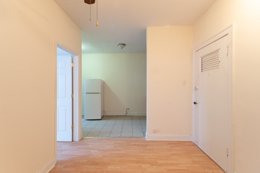 Building Photo - 4854 N Damen Ave