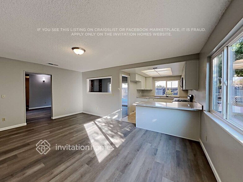 Building Photo - 8977 Park Meadows Dr
