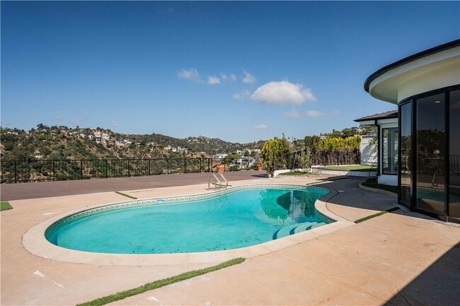 Building Photo - 2155 Hercules Dr