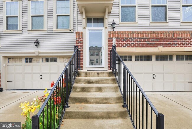 Building Photo - 7524 Holly Ridge Dr