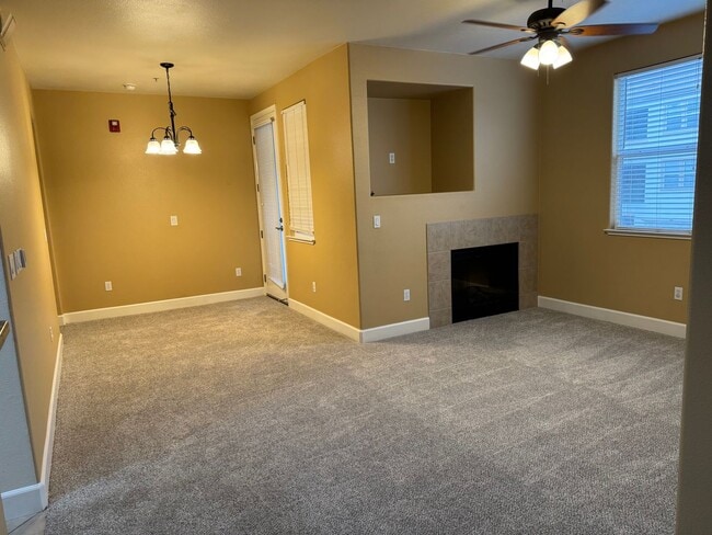 Building Photo - 1 bedroom Condo at The Phoenician w/ new carpet