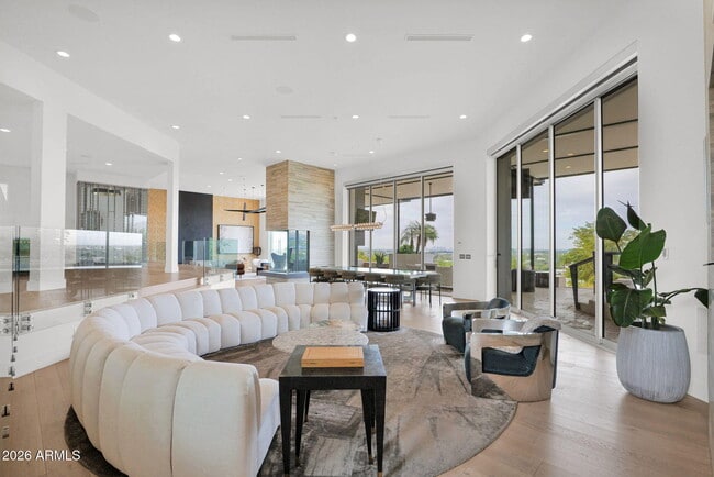 Building Photo - 5632 Camelback Canyon Dr