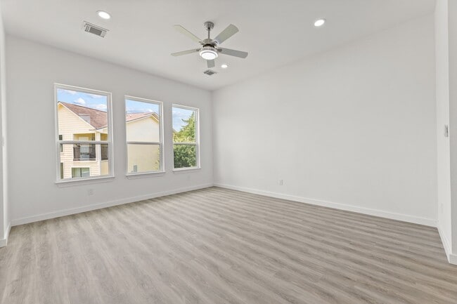 Building Photo - 256 Capetown Way