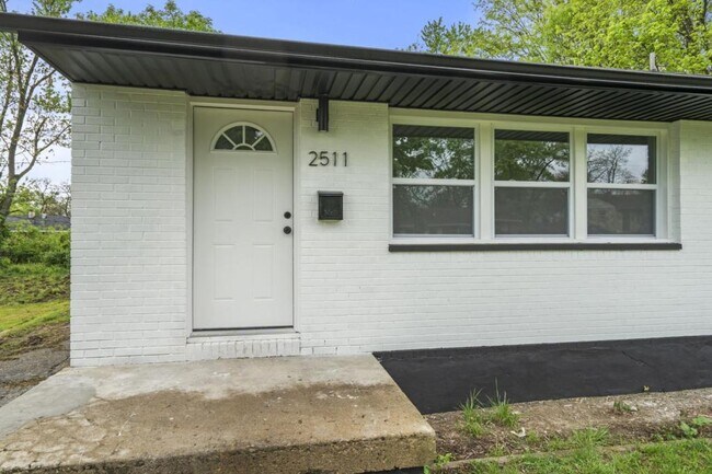 Building Photo - 2511 Baywood St