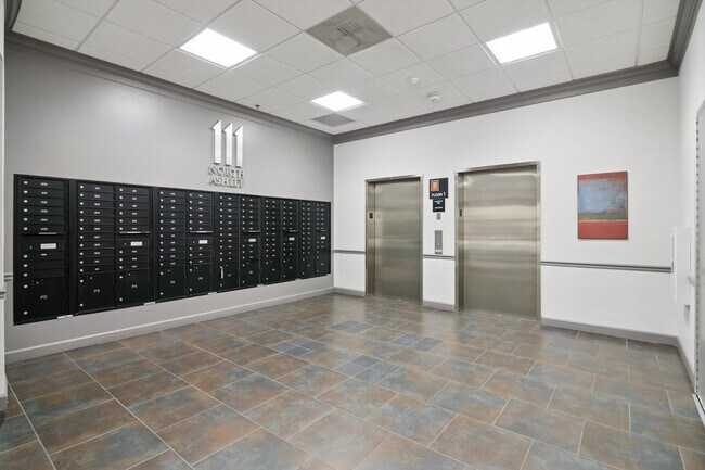 Building Photo - 111 N Ashley St
