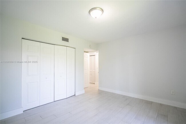 Building Photo - 465 NE 59th St