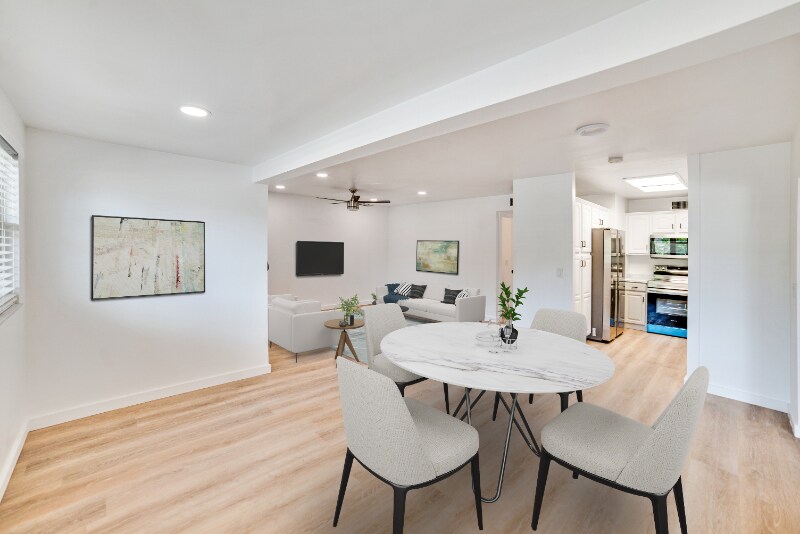 Building Photo - 4413 W Rogers Ave