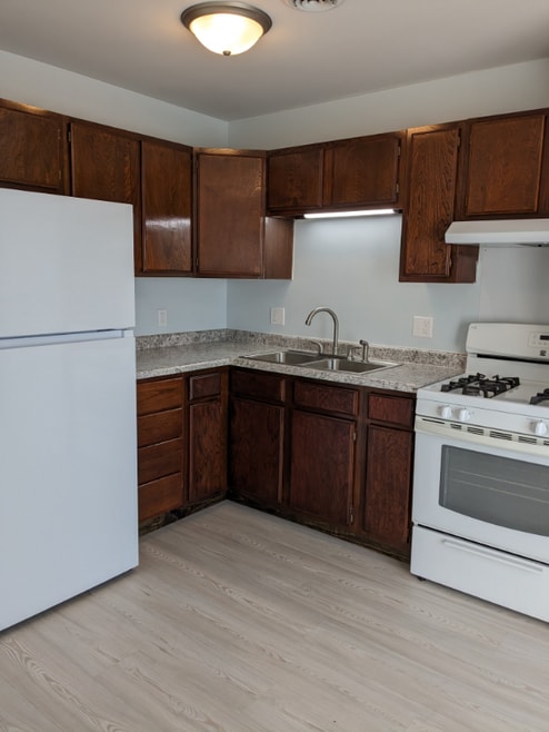 Building Photo - 213 Logan St