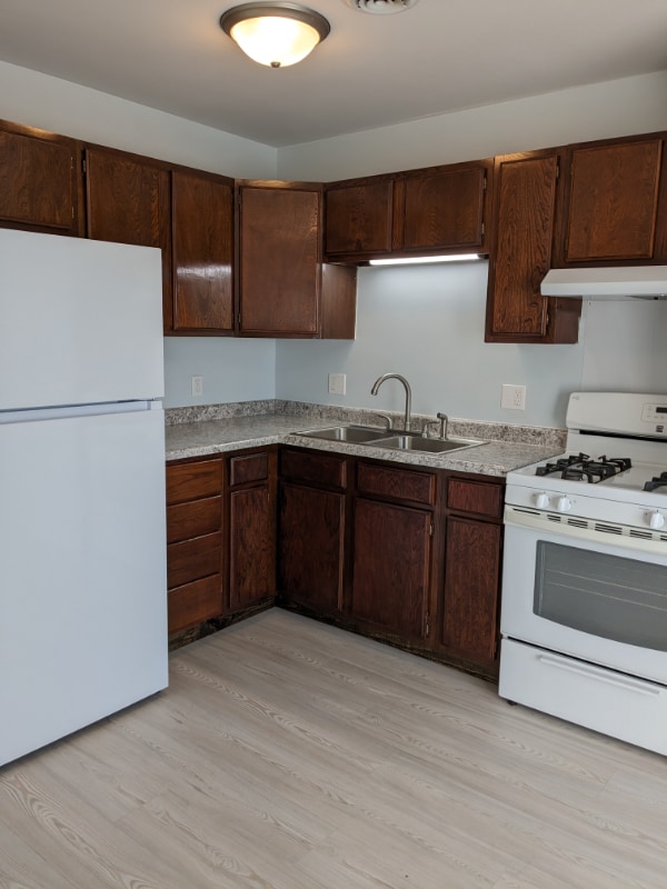 Building Photo - 213 Logan St