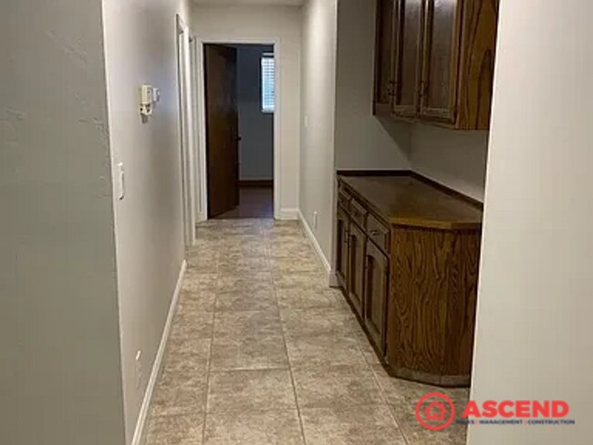Building Photo - Gorgeous Northwest Bakersfield Home with H...