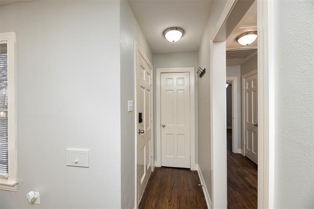 Building Photo - 2308 N Edgewood Terrace