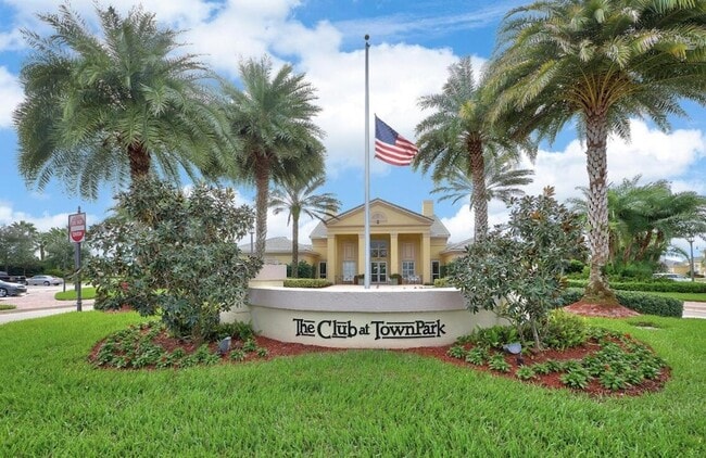 Building Photo - 12115 SW Bennington Cir