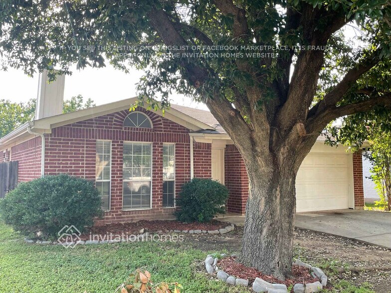 Building Photo - 8037 Iris Cir