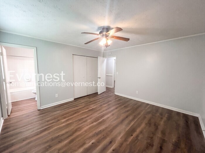 Building Photo - 5611 La Fleur Trail