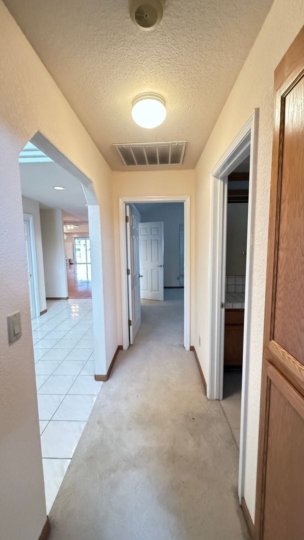 Building Photo - Single Story 3 Bedroom 2.5 Bath