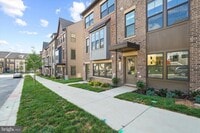 Building Photo - 6056 Beake St