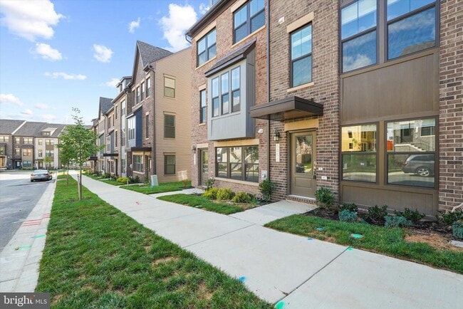 Primary Photo - 6056 Beake St