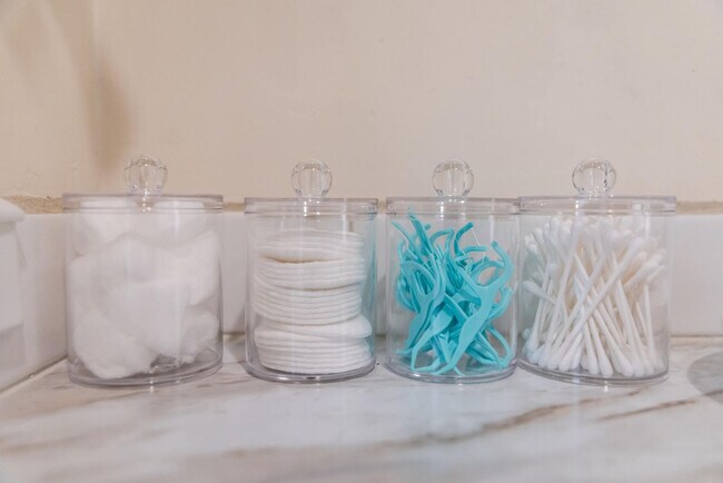 Building Photo - 640 S Columbia St