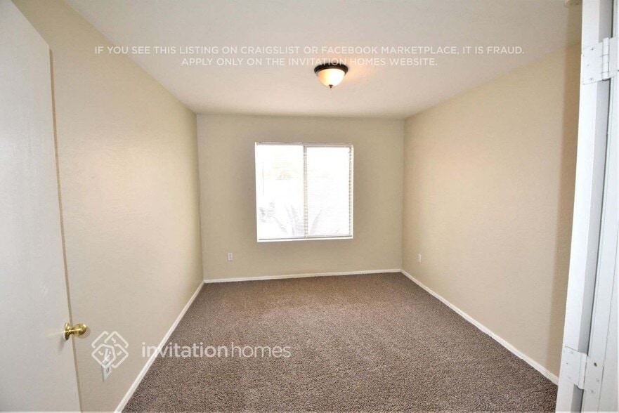 Building Photo - 10307 W Denton Ln