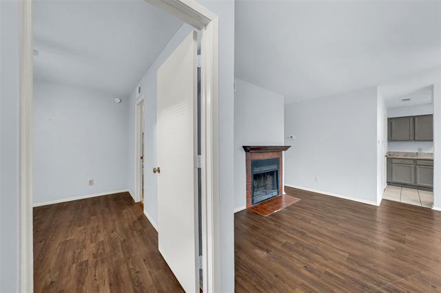 Building Photo - 2111 E Belt Line Rd