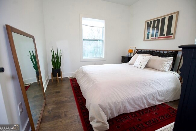 Building Photo - 1718 Line St