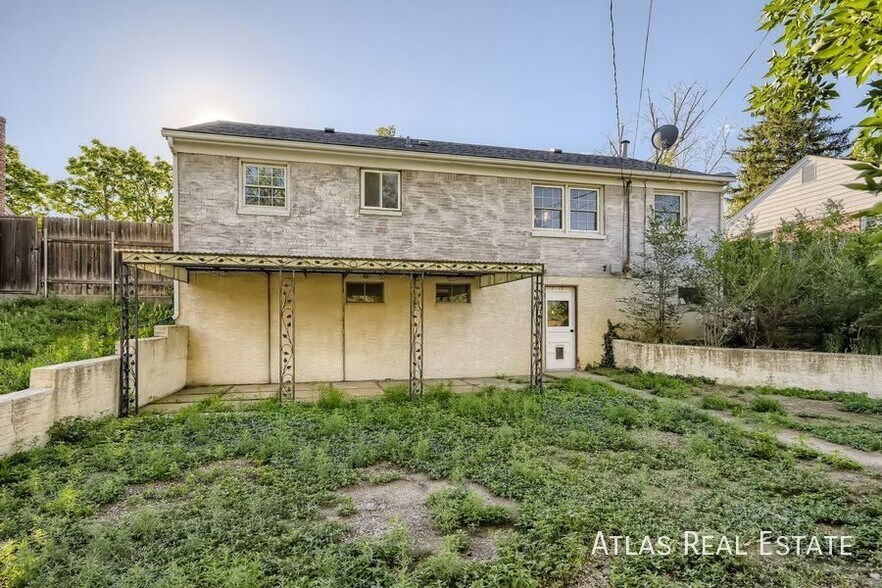 Building Photo - 1722 Tesla Dr