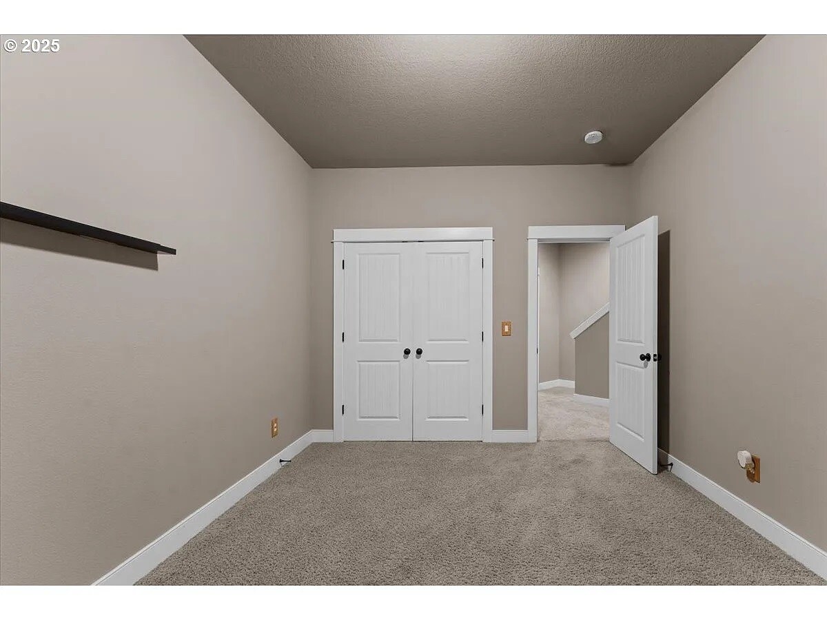 Building Photo - 7444 SE 114th Ave