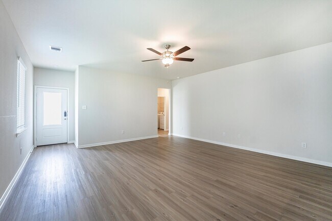 Building Photo - 15419 Maple Ter Dr