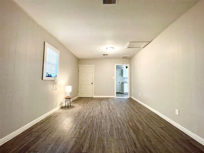 Building Photo - 5743 Beldart St