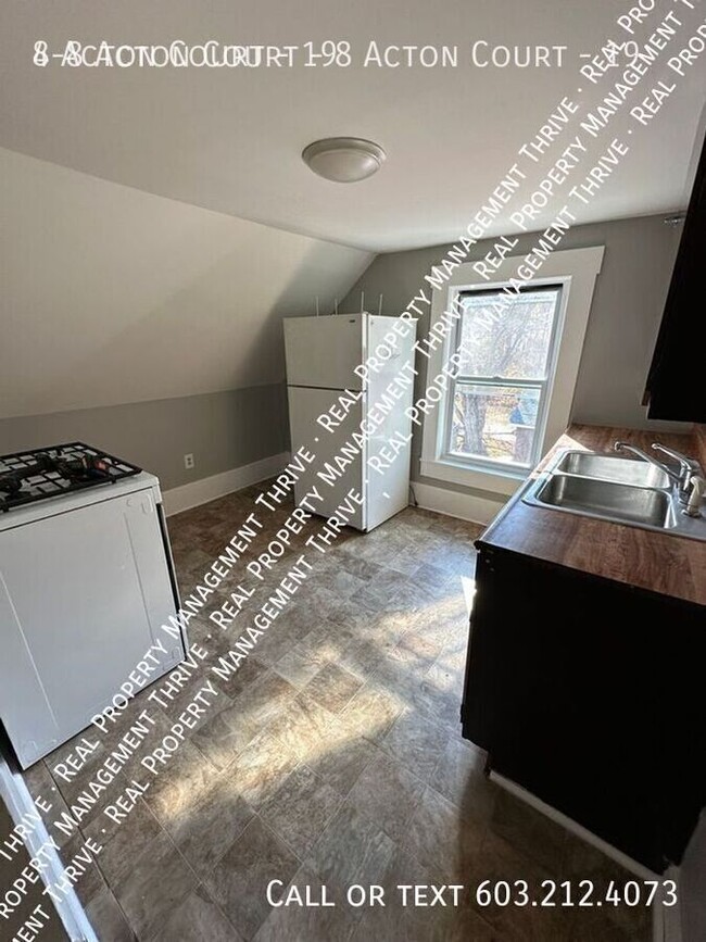 Building Photo - UPDATED UPPER LEVEL 1BR - ****FIRST MONTH'...