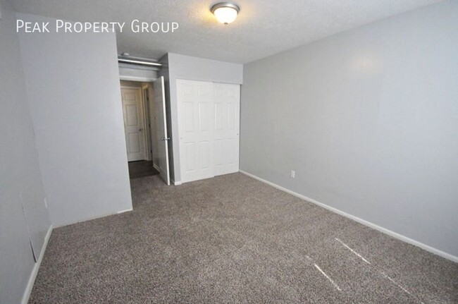 Building Photo - Available Fall 2026! 1 Bedroom Apartment L...