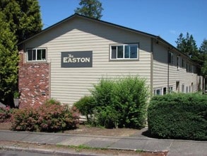 Building Photo - The Easton Apartments