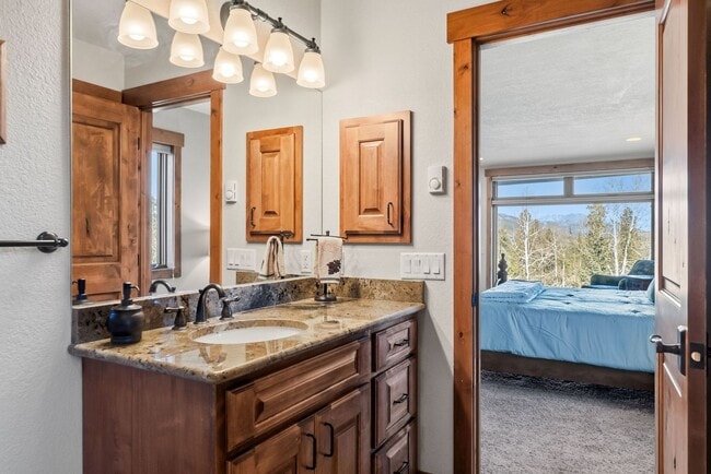 Building Photo - Breck 3-bedroom home with views! 12 month lease!