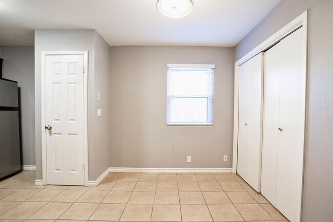 Building Photo - 4431 Whispering Valley Dr