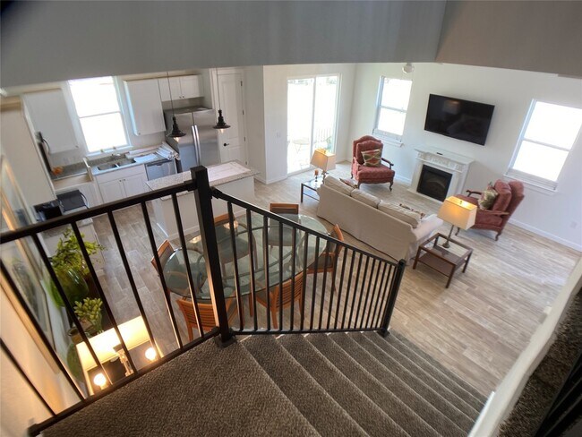 Building Photo - 255 Lourdes Ct