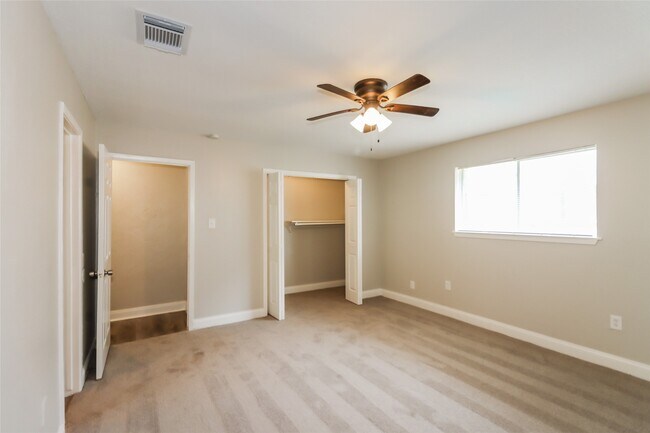 Building Photo - 10531 Mills Walk Dr