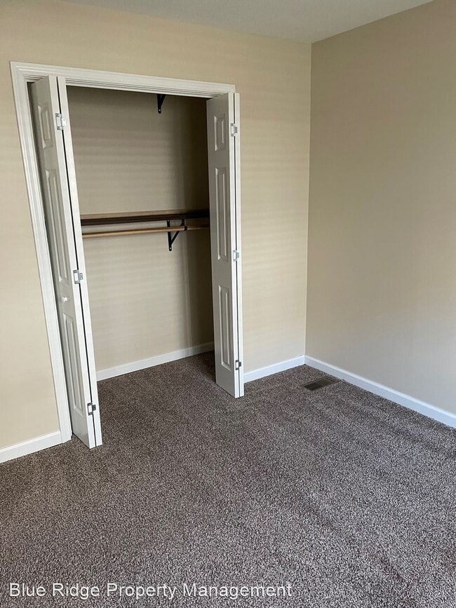 Building Photo - 2 br, 1.5 bath House - 730 Sir Echo Drive ...