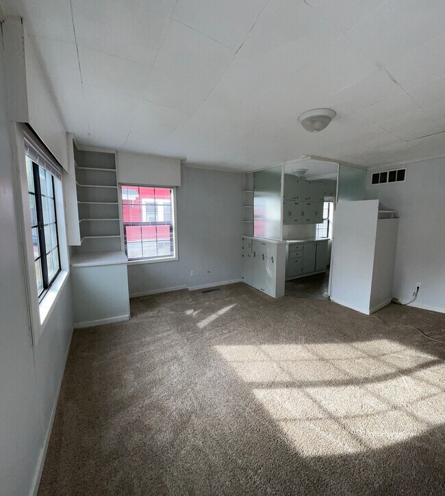 Building Photo - 1411 Portland Ave