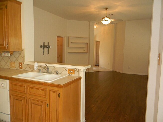 Building Photo - 2511 Branch View Ln