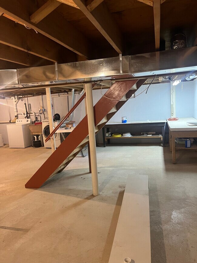 Building Photo - 60 Haines St