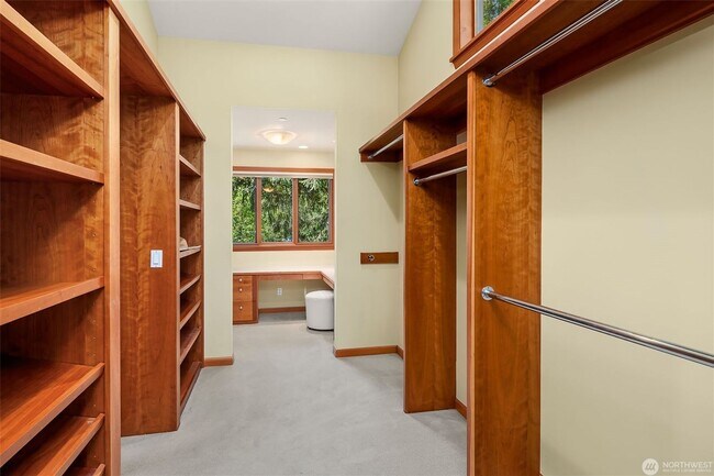 Building Photo - 5bd/4ba Mercer Island Home