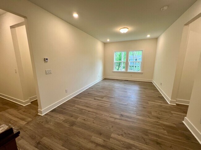 Building Photo - 2429 Vetrina Wy